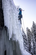 210108_tmg_iceclimbing_015.jpg